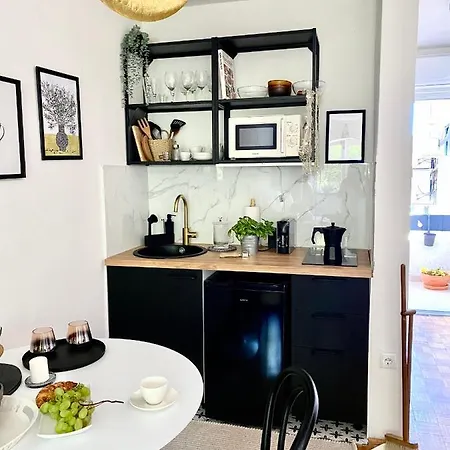 Modern Couples Coastal Getaway Mm Apartment *